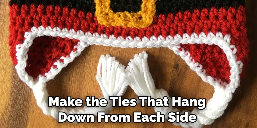 Make the Ties That Hang Down From Each Side