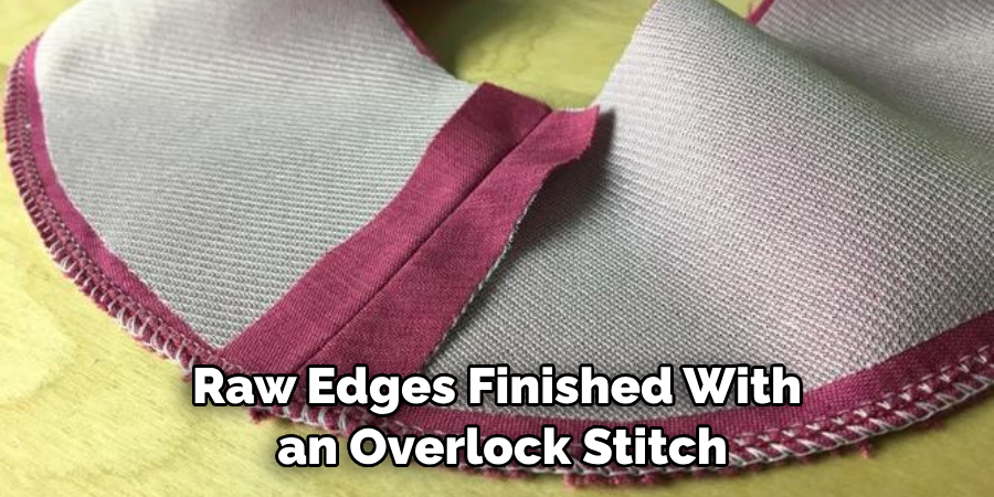 Raw Edges Finished With an Overlock Stitch