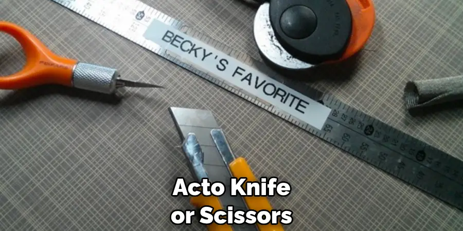 Acto Knife or Scissors