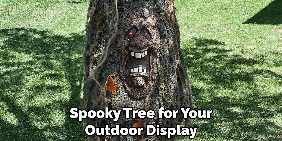 Spooky Tree for Your Outdoor Display