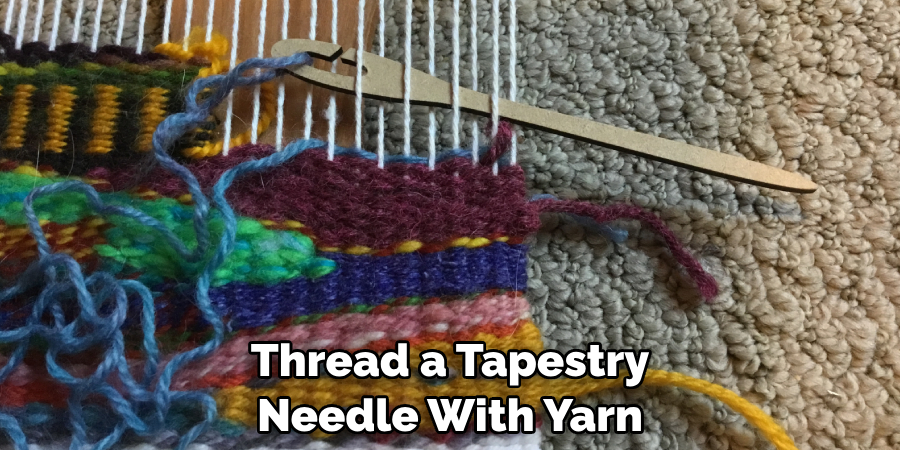 Thread a Tapestry Needle With Yarn