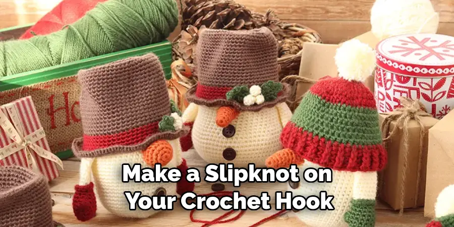 Make a Slipknot on Your Crochet Hook