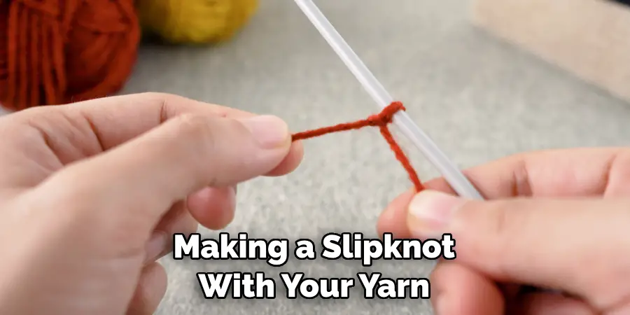 Making a Slipknot With Your Yarn
