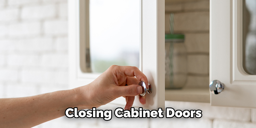 Closing Cabinet Doors 