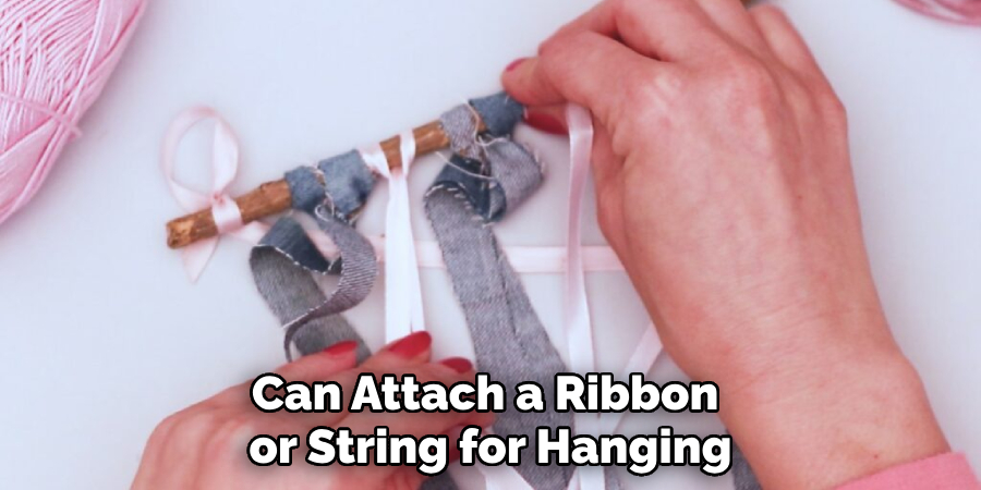 Can Attach a Ribbon or String for Hanging