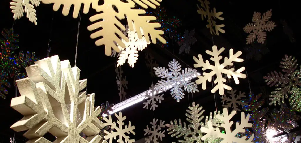 How to Decorate With Snowflakes 