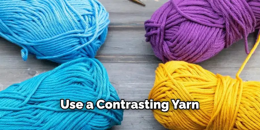 Use a Contrasting Yarn