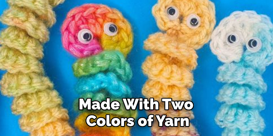 Made With Two Colors of Yarn
