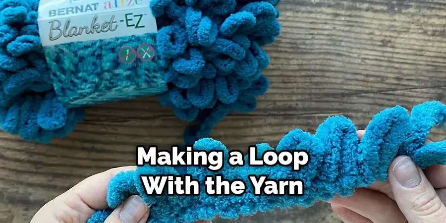 Making a Loop With the Yarn