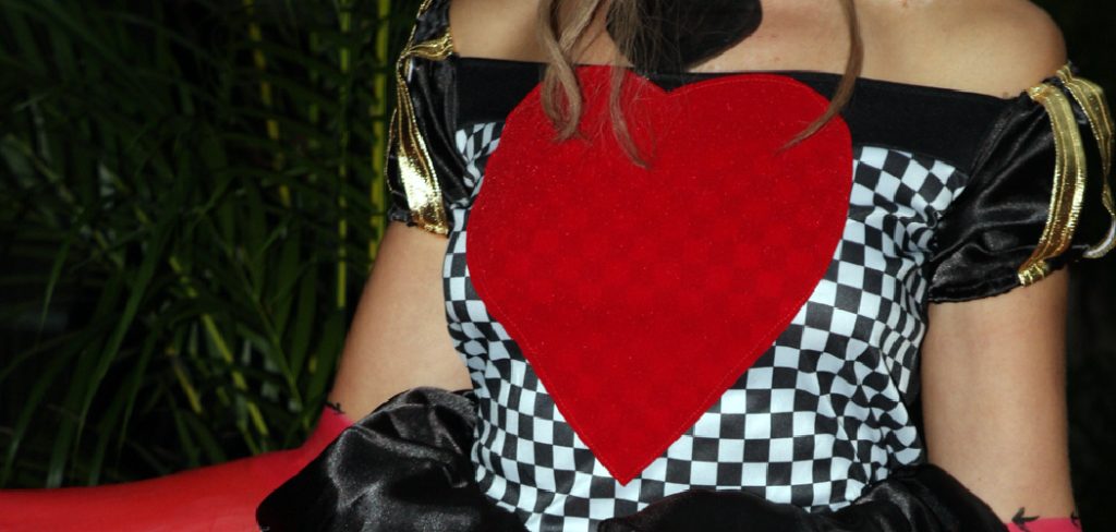 How to Make Queen of Hearts Costume