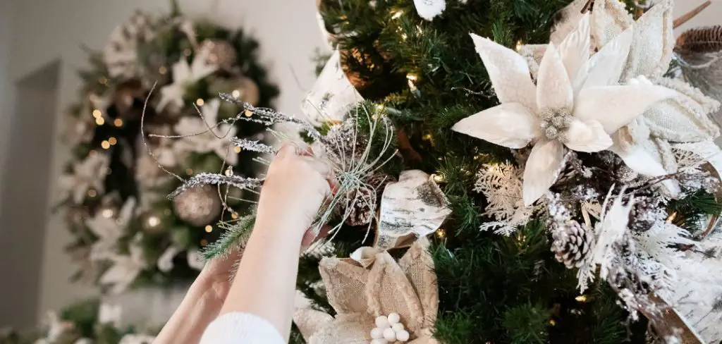 How to Use Tulle on a Christmas Tree