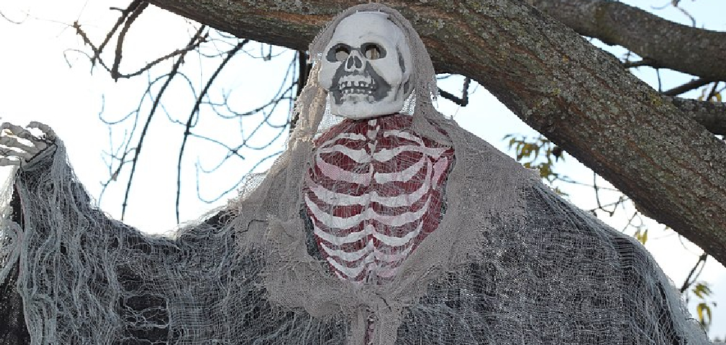 How to Decorate a Skeleton for Halloween